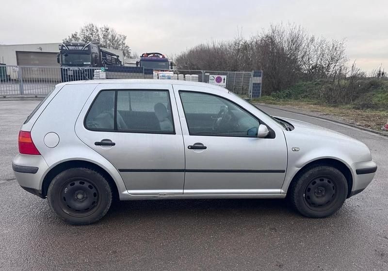 Gebraucht VW Golf IV 105 PS (77 kW) 2002 Silber Limousine