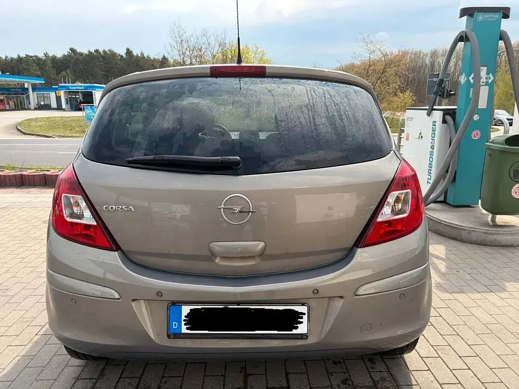 Usado Opel Corsa Innovation 87 HP (63 kW) 2011 Bege Citadino
