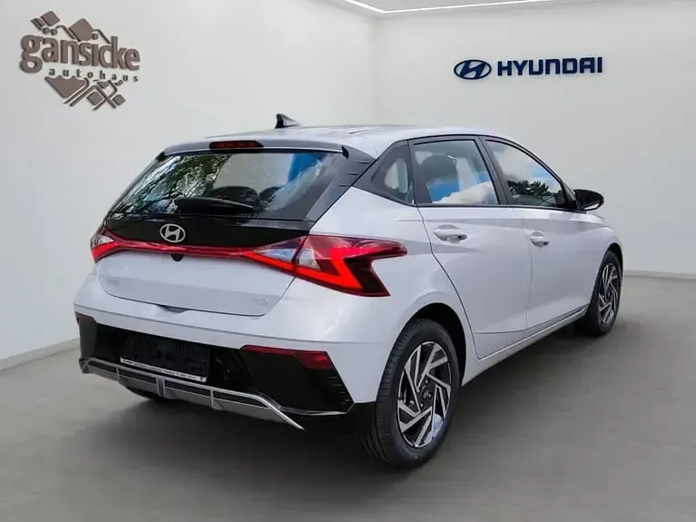 Neu Hyundai i20 Trend 101 PS (74 kW) 2025 Lumen grey Kleinwagen