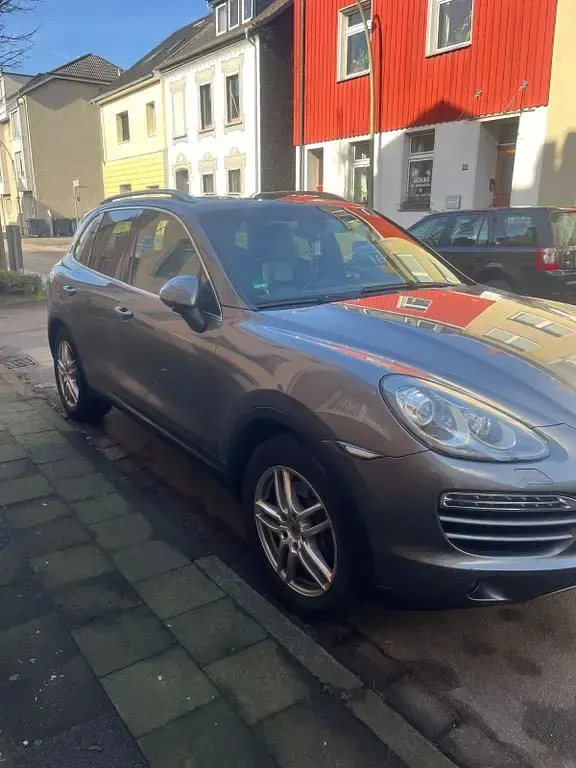 Gebraucht Porsche Cayenne Diesel 245 PS (180 kW) 2011 Grau SUV