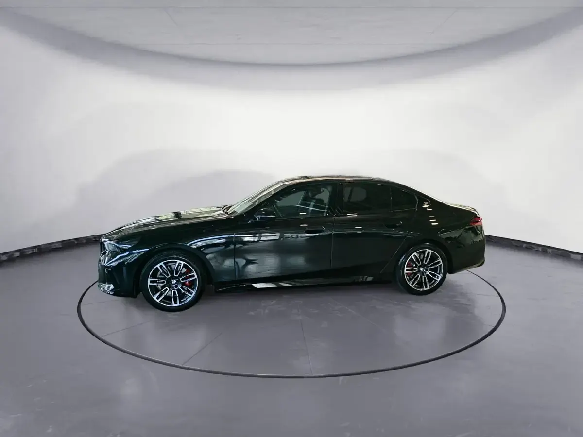 Gebraucht BMW 520 M Sport 197 PS (144 kW) 2025 Limousine