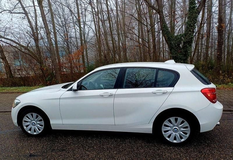 Weiß Gebraucht 2013 BMW 114 Kleinwagen | 6.900 € (Guter Preis) - Bild 1/4