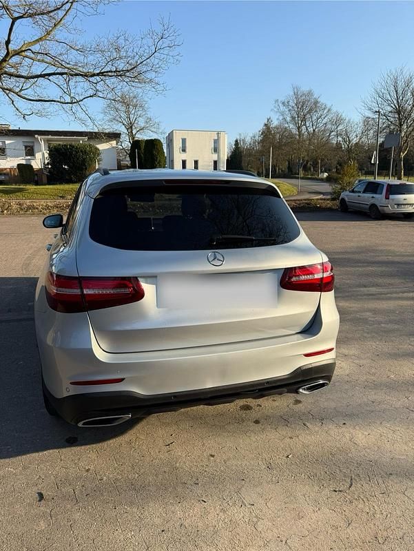 Gebraucht Mercedes GLC250 AMG line 204 PS (150 kW) 2017 Silber SUV