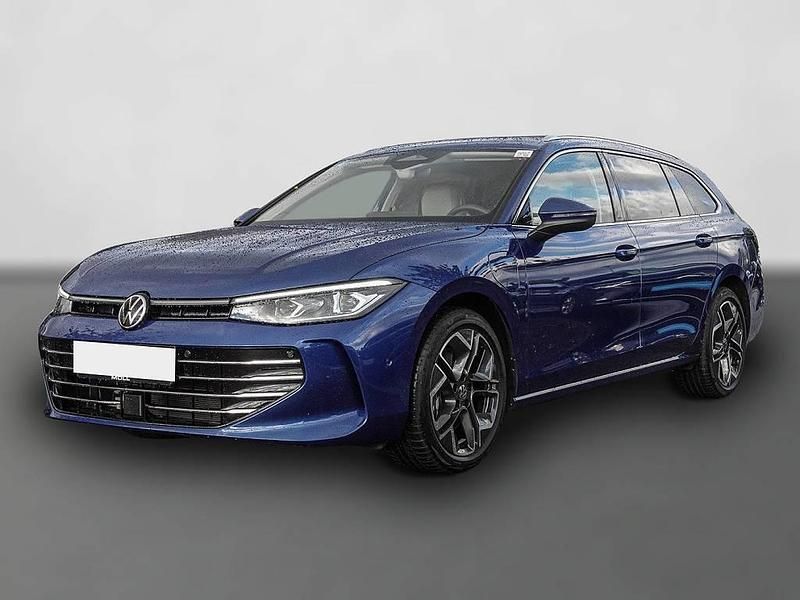 Usata VW Passat Elegance 177 CV (130 kW) 2025 Blu Station wagon