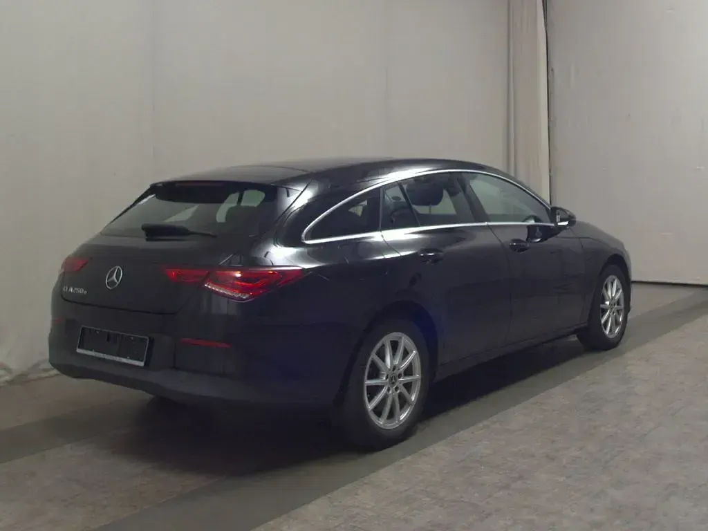 Gebraucht Mercedes CLA250e 218 PS (160 kW) 2022 Schwarz Coupé