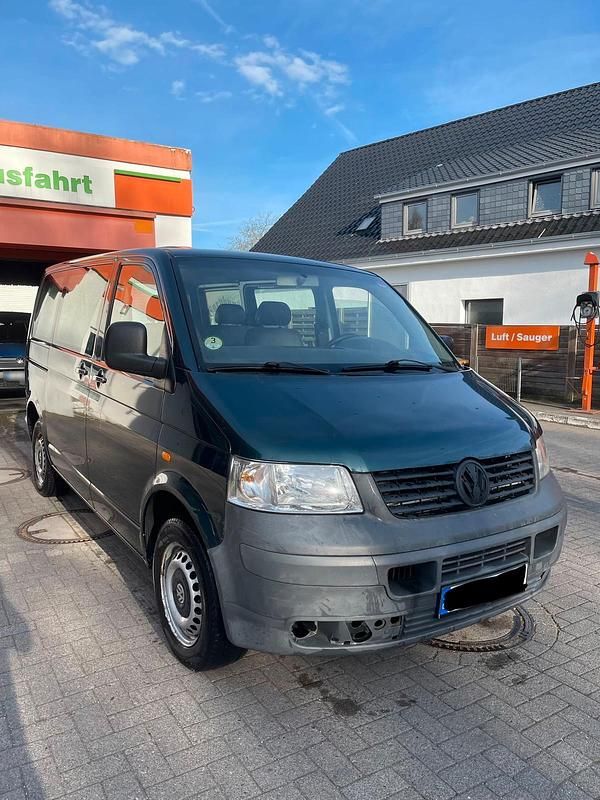 Second-hand VW Transporter 131 CP (96 kW) 2006 Verde Van