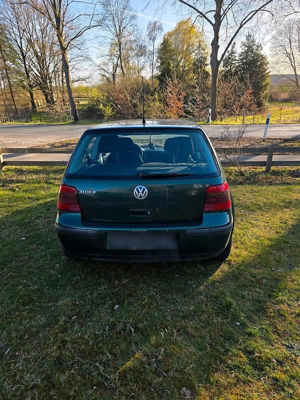 Gebraucht VW Golf IV 74 PS (54 kW) 2002 Grün Kleinwagen