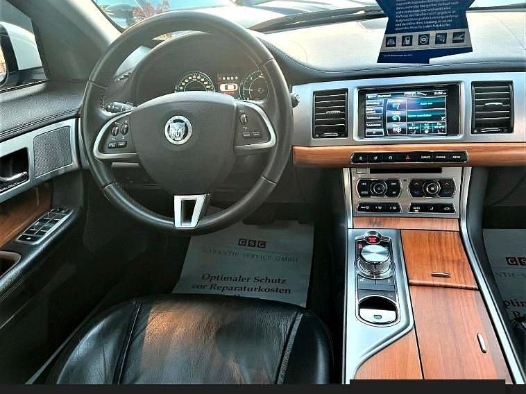 Gebraucht Jaguar XF 190 PS (139 kW) 2012 Weiß Limousine