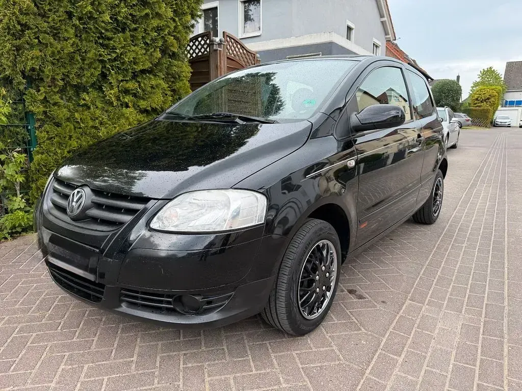 Second-hand VW Fox 54 CP (39 kW) 2007 Negru Hatchback