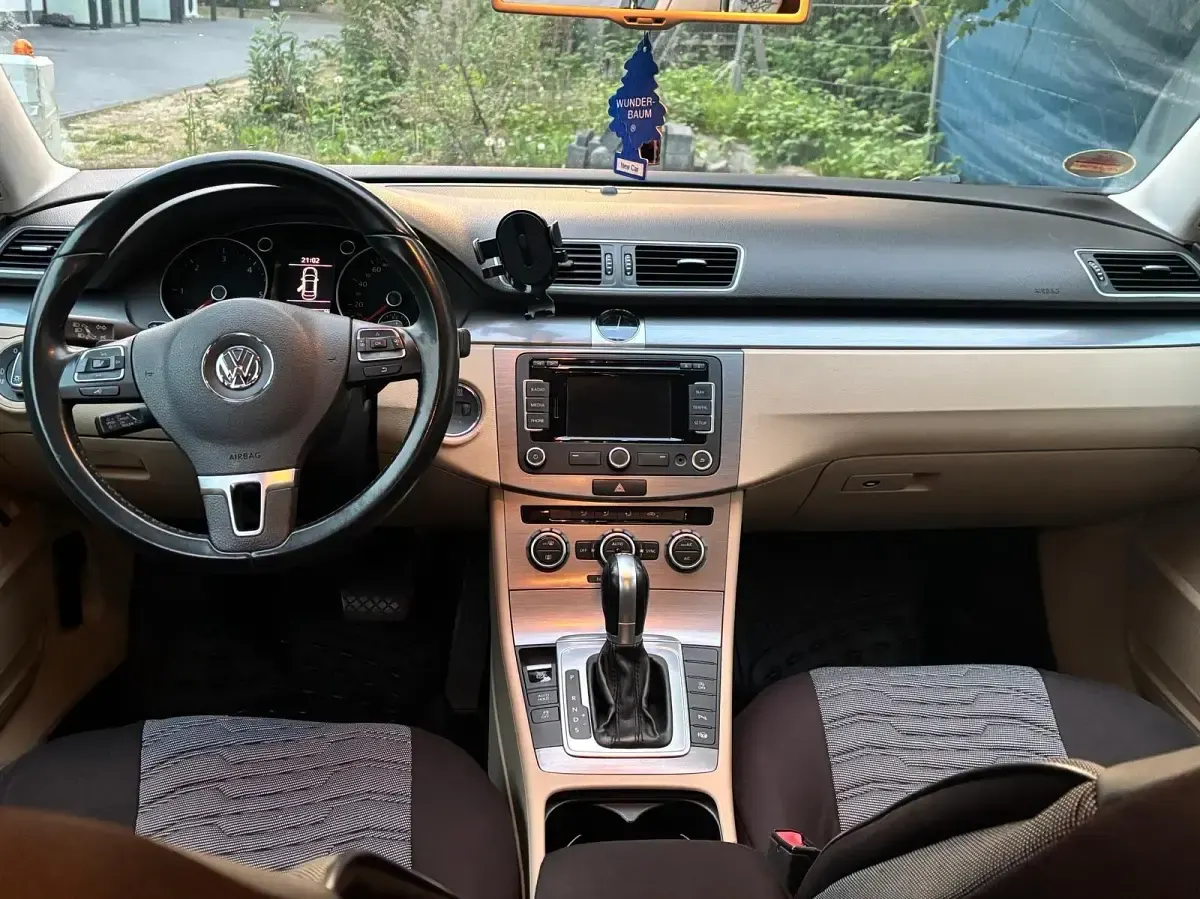 Gebraucht VW Passat 140 PS (102 kW) 2014 Limousine