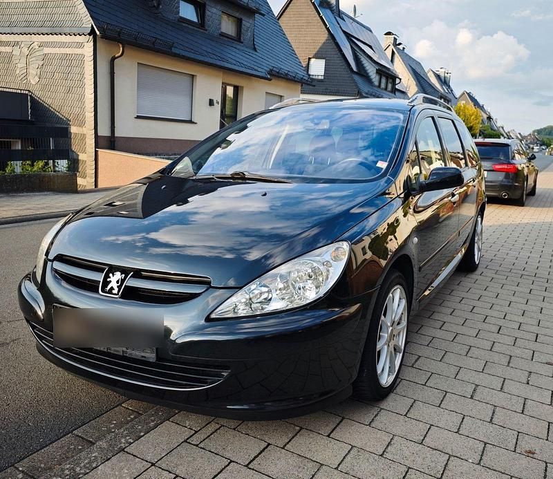 Schwarz Gebraucht 2004 Peugeot 307 Kombi | 2.850 € (Teuer) - Bild 1/4