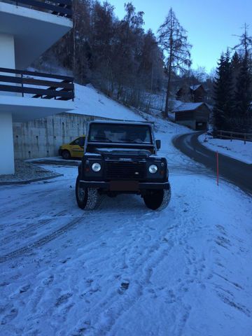 Gebraucht Land Rover Defender 122 PS (89 kW) 2003 Schwarz metallic SUV