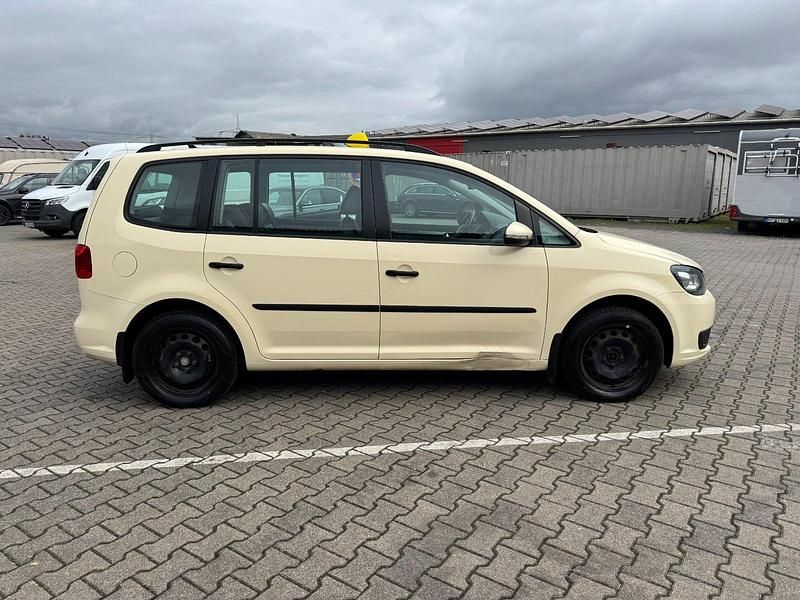 Gebraucht VW Touran 150 PS (110 kW) 2011 Gelb Van / Kleinbus