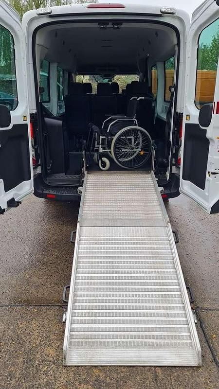 Second-hand Ford Transit 101 CP (74 kW) 2017 Alb Monovolum