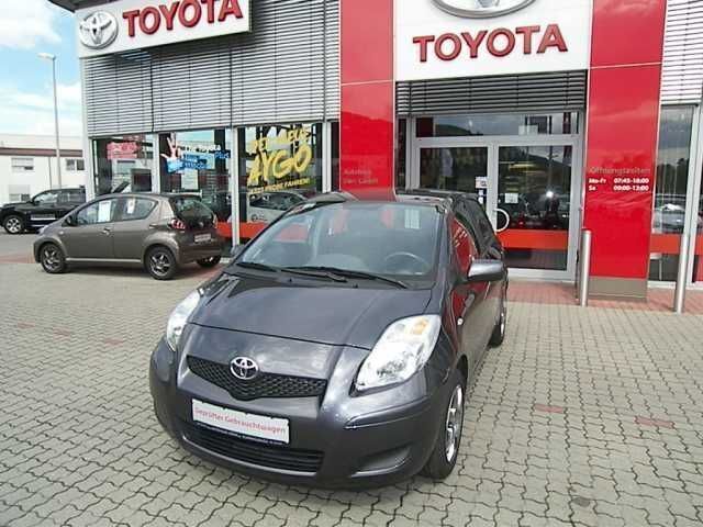 Grau metallic Gebraucht 2009 Toyota Yaris Cool Kleinwagen | 6.350 € - Bild 1/4
