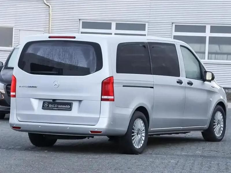 Gebraucht Mercedes e-Vito 150 kW (204 PS) 2021 Brillantsilber metallic Van / Kleinbus