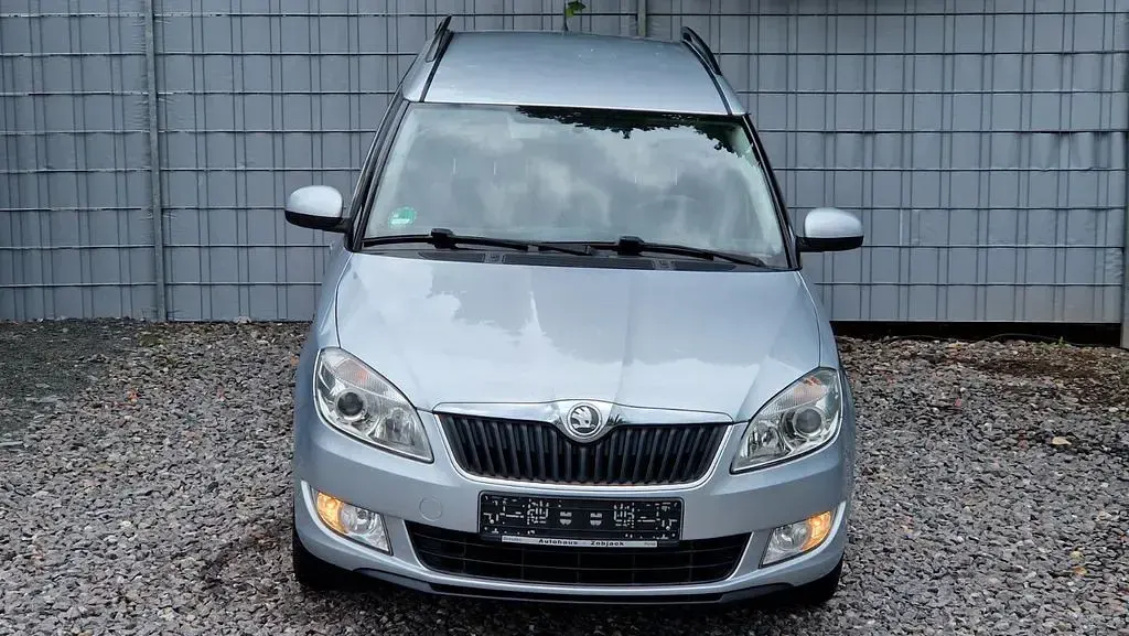 Gebraucht Skoda Roomster Ambition 105 PS (77 kW) 2013 Silber Van / Kleinbus