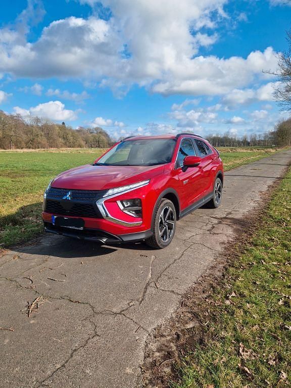 Gebraucht Mitsubishi Eclipse Cross Basis 188 PS (138 kW) 2021 Rot SUV