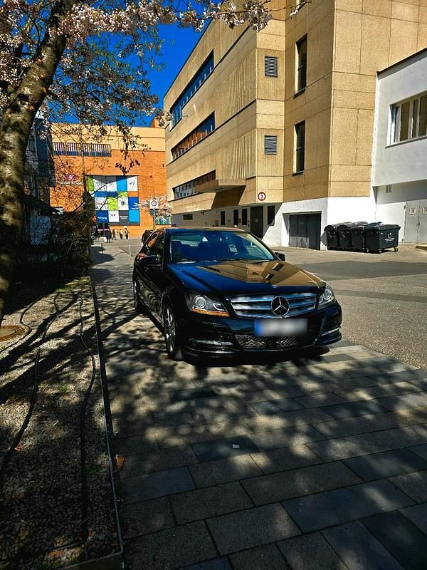 Gebraucht Mercedes C200 190 PS (139 kW) 2011 Schwarz Limousine
