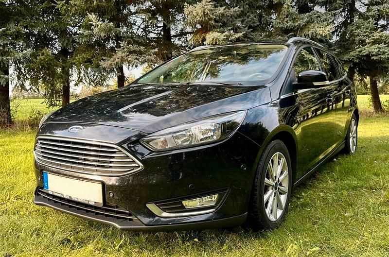 Andere farben Gebraucht 2015 Ford Focus Limousine | 4.000 € (Teuer) - Bild 1/1
