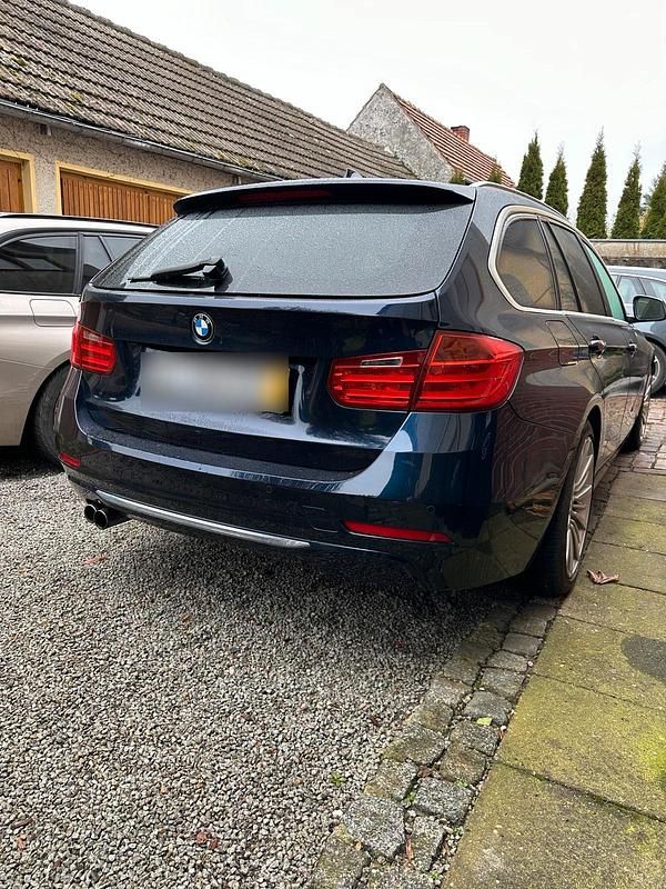 Gebraucht BMW 330 258 PS (189 kW) 2013 Blau Kombi