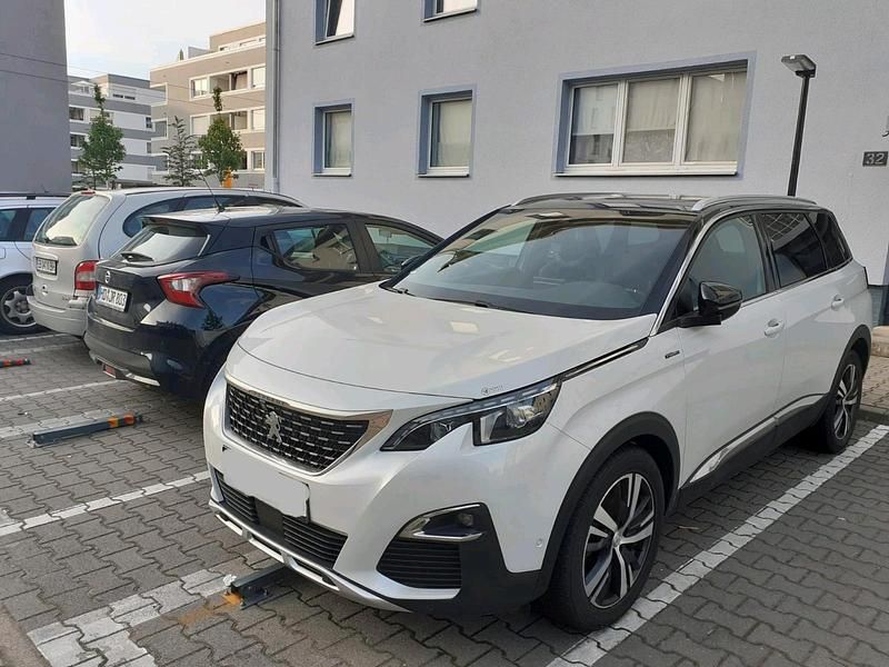 Weiß Gebraucht 2017 Peugeot 5008 GT-line Van / Kleinbus | 17.900 € (Teuer) - Bild 1/4