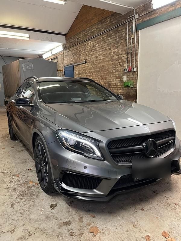 Grau Gebraucht 2014 Mercedes GLA45 AMG AMG SUV | 19.000 € (Etwas zu teuer) - Bild 1/4