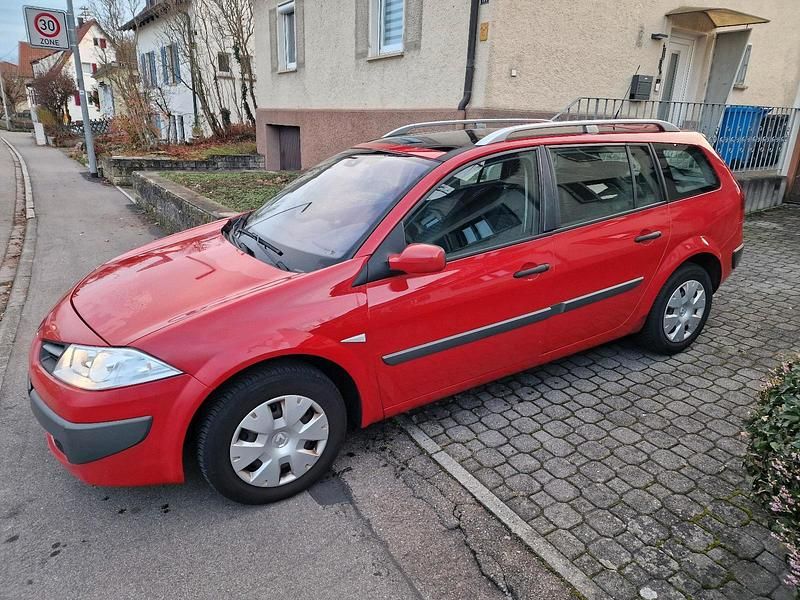 Rot Gebraucht 2008 Renault Mégane GrandTour Kombi | 1.800 € (Fairer Preis) - Bild 1/4