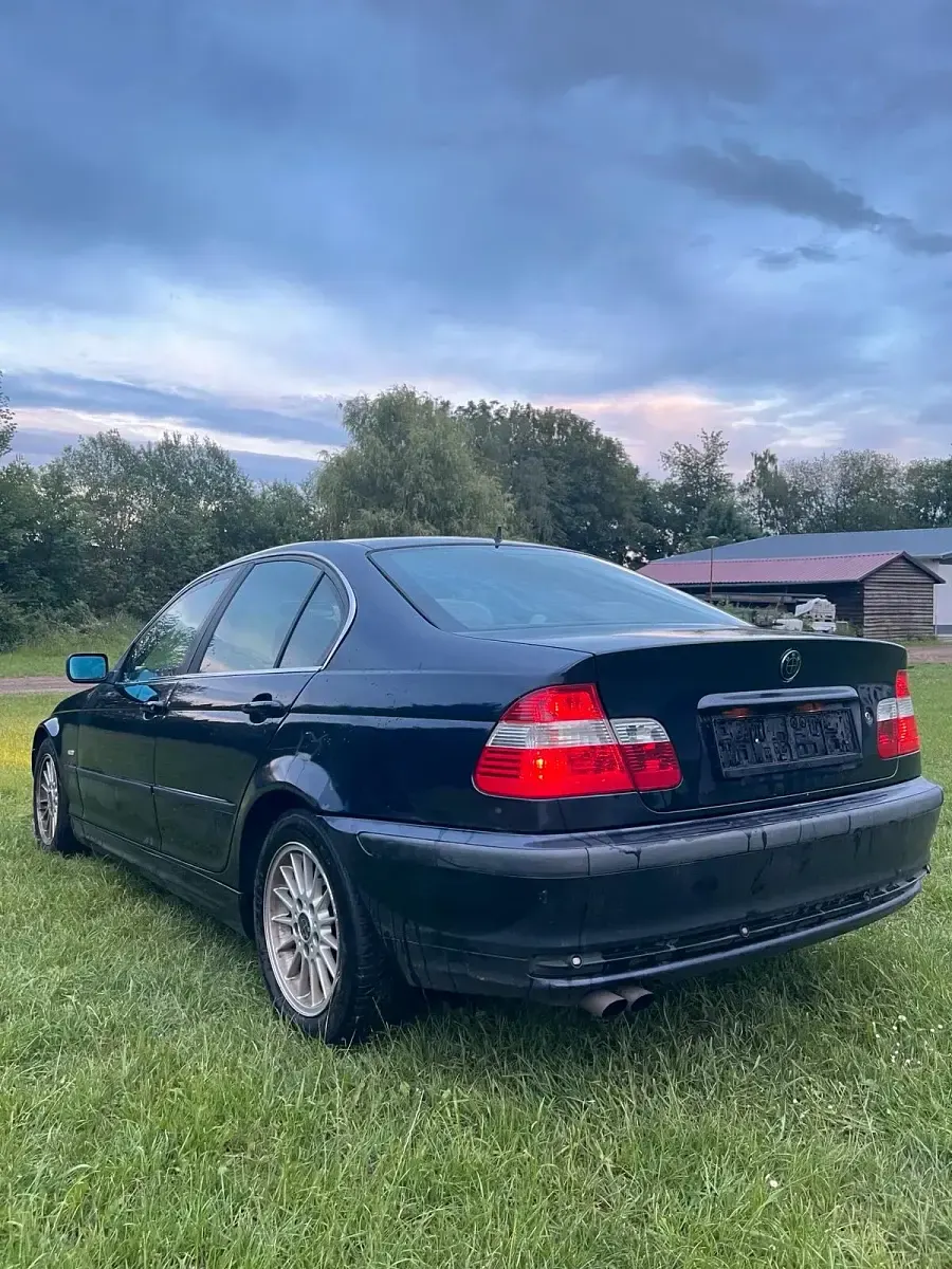 Gebraucht BMW 320 150 PS (110 kW) 1999 Blau Limousine