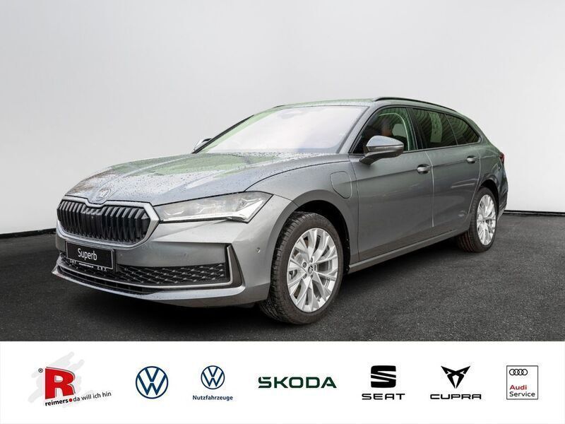 Grau Neu 2024 Skoda Superb Selection Kombi | 51.990 € (Fairer Preis) - Bild 1/4
