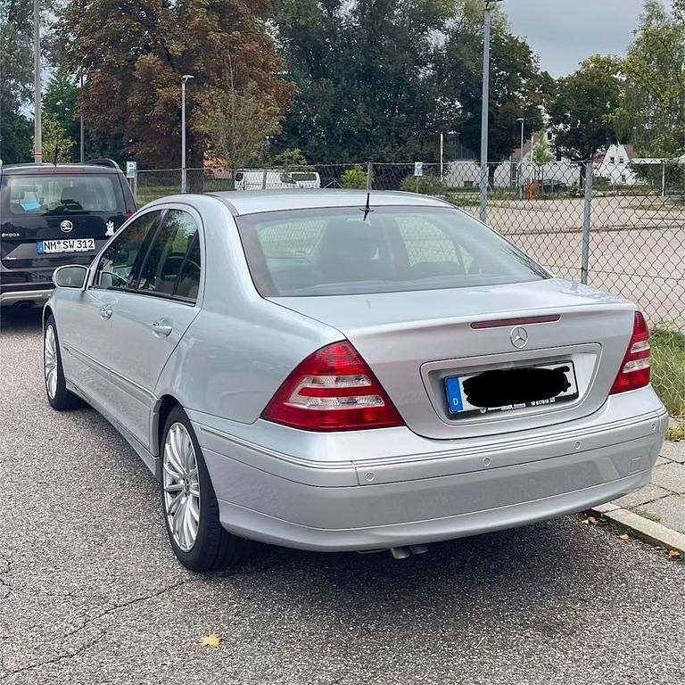 Gebraucht Mercedes C220 Elegance 150 PS (110 kW) 2006 Silber Limousine