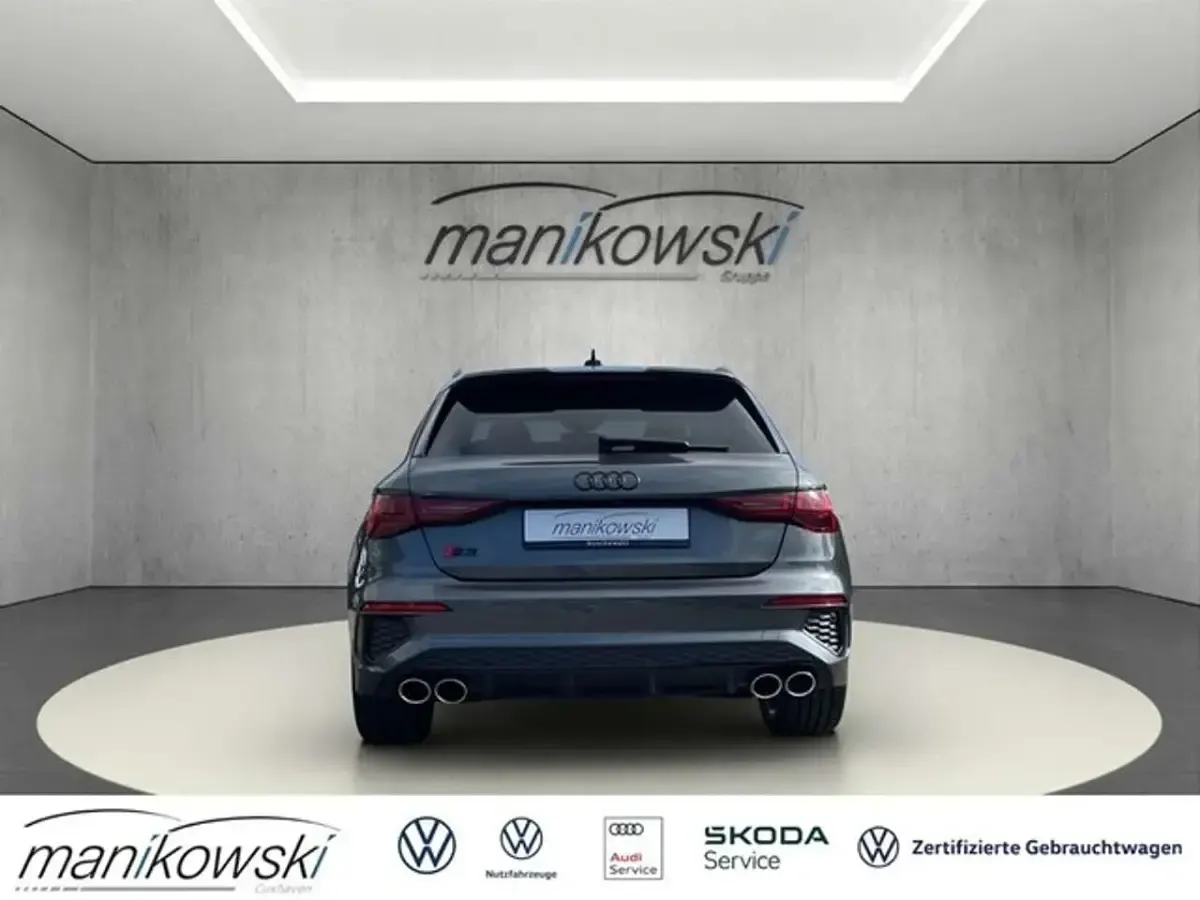 Gebraucht Audi S3 Sport 333 PS (244 kW) 2024 Grau Limousine