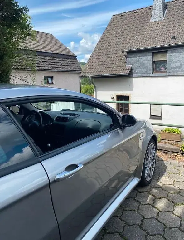 Gebraucht Alfa Romeo GT Distinctive 166 PS (122 kW) 2004 Grau Coupé