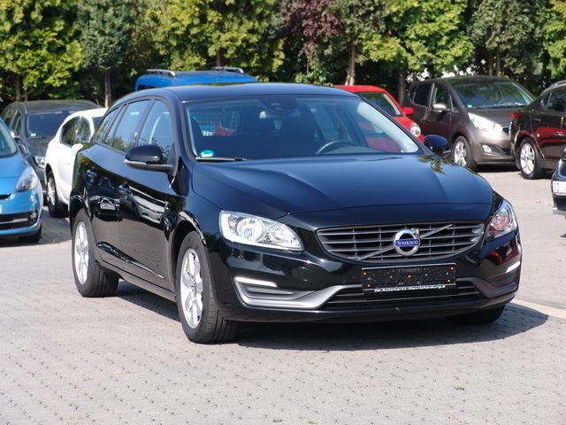Gebraucht Volvo V60 Kinetic 136 PS (100 kW) 2014 Schwarz metallic Kombi