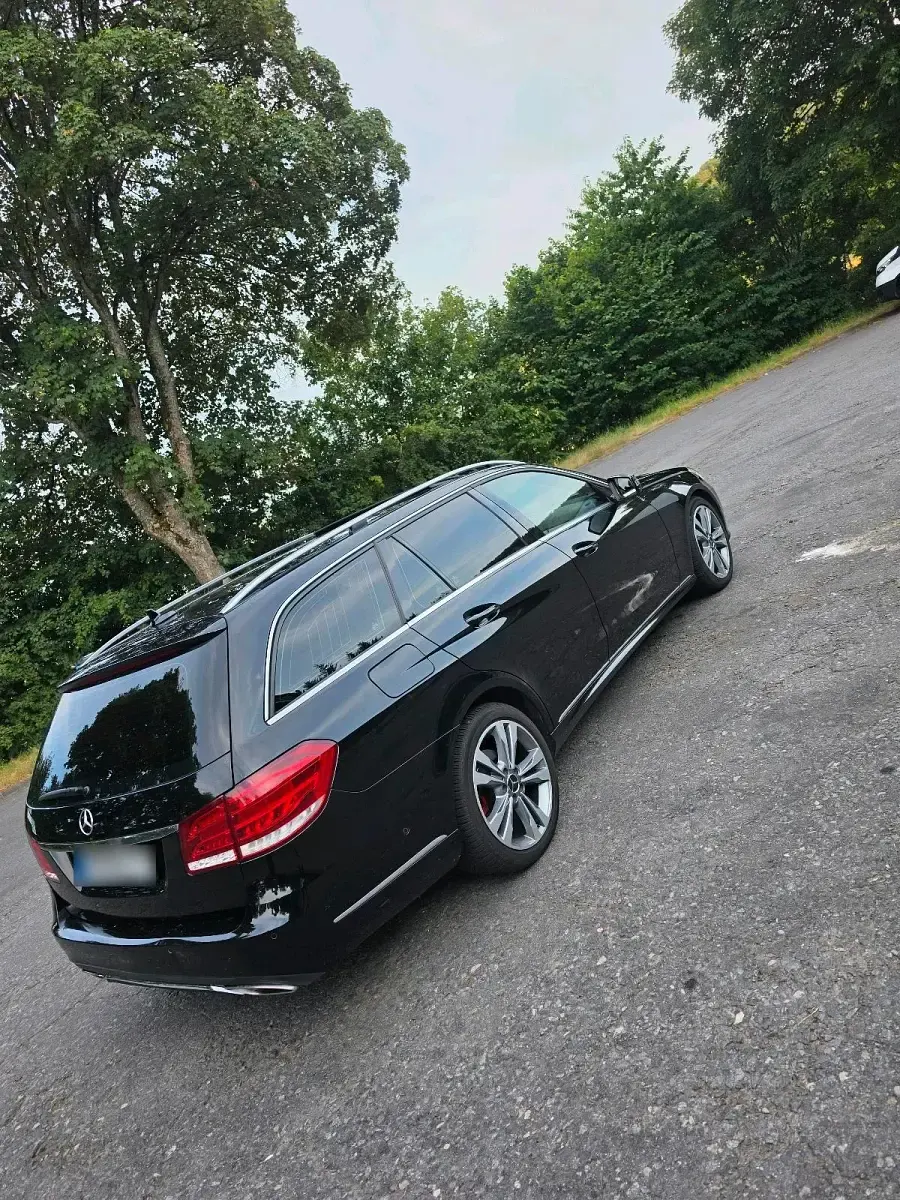 Gebraucht Mercedes E300 231 PS (169 kW) 2013 Schwarz Kombi