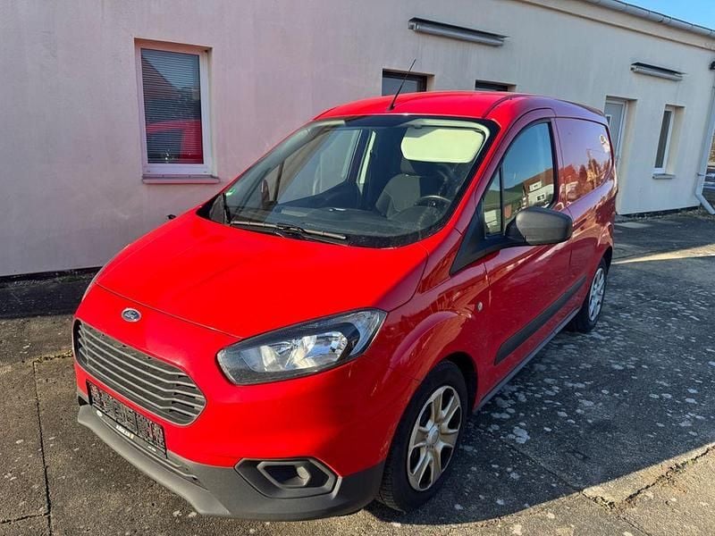 Gebraucht Ford Transit Trend 101 PS (74 kW) 2022 Rot Van / Kleinbus