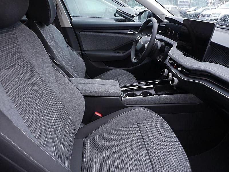 Neu Skoda Superb Selection 150 PS (110 kW) 2026 Schwarz Kombi