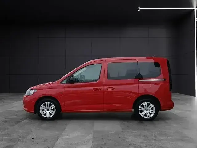 Gebraucht VW Caddy Basis 116 PS (85 kW) 2024 Kirschrot Van / Kleinbus