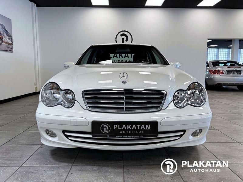 Gebraucht Mercedes C180 143 PS (105 kW) 2004 Weiß Limousine