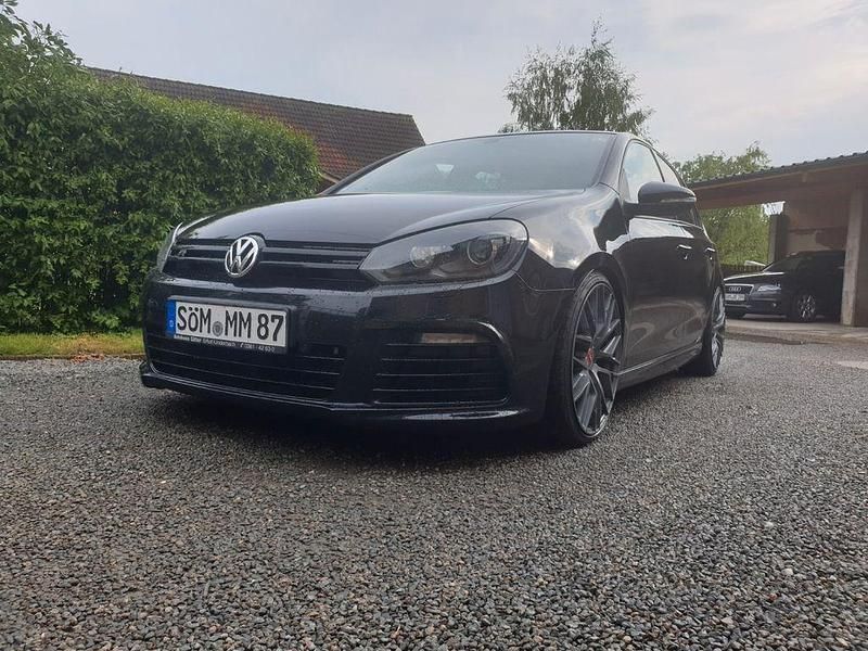 Schwarz Gebraucht 2011 VW Golf VI R Limousine | 14.999 € (Teuer) - Bild 1/4