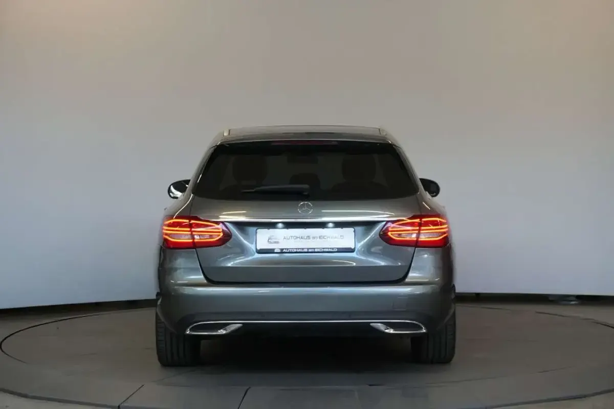 Gebraucht Mercedes C220 Avantgarde 194 PS (142 kW) 2020 Selenitgrau Kombi