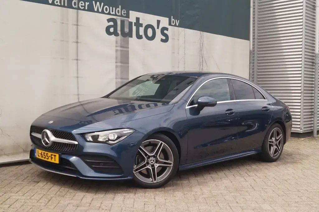 Gebraucht Mercedes CLA200 Business 163 PS (119 kW) 2021 Blau Coupé