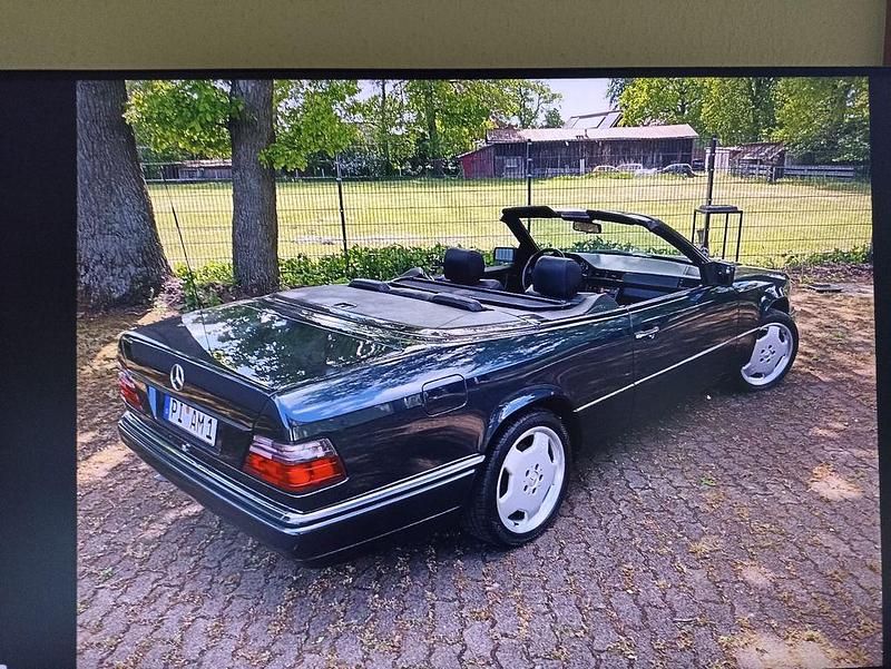 Gebraucht Mercedes E200 Edition 136 PS (100 kW) 1997 Blau Cabrio