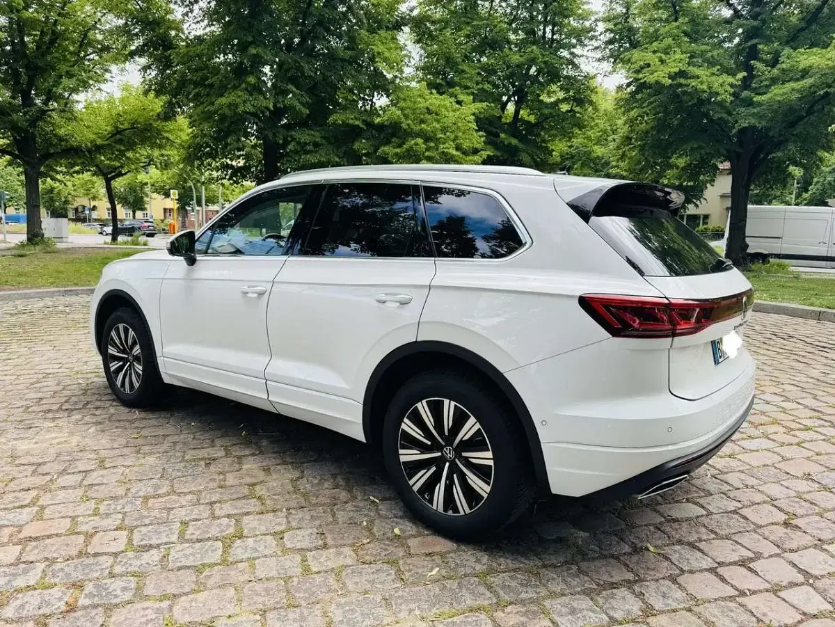 Gebraucht VW Touareg Elegance 231 PS (169 kW) 2024 Weiß SUV