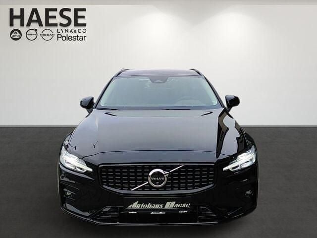 Gebraucht Volvo V60 Plus 197 PS (144 kW) 2024 Schwarz Kombi