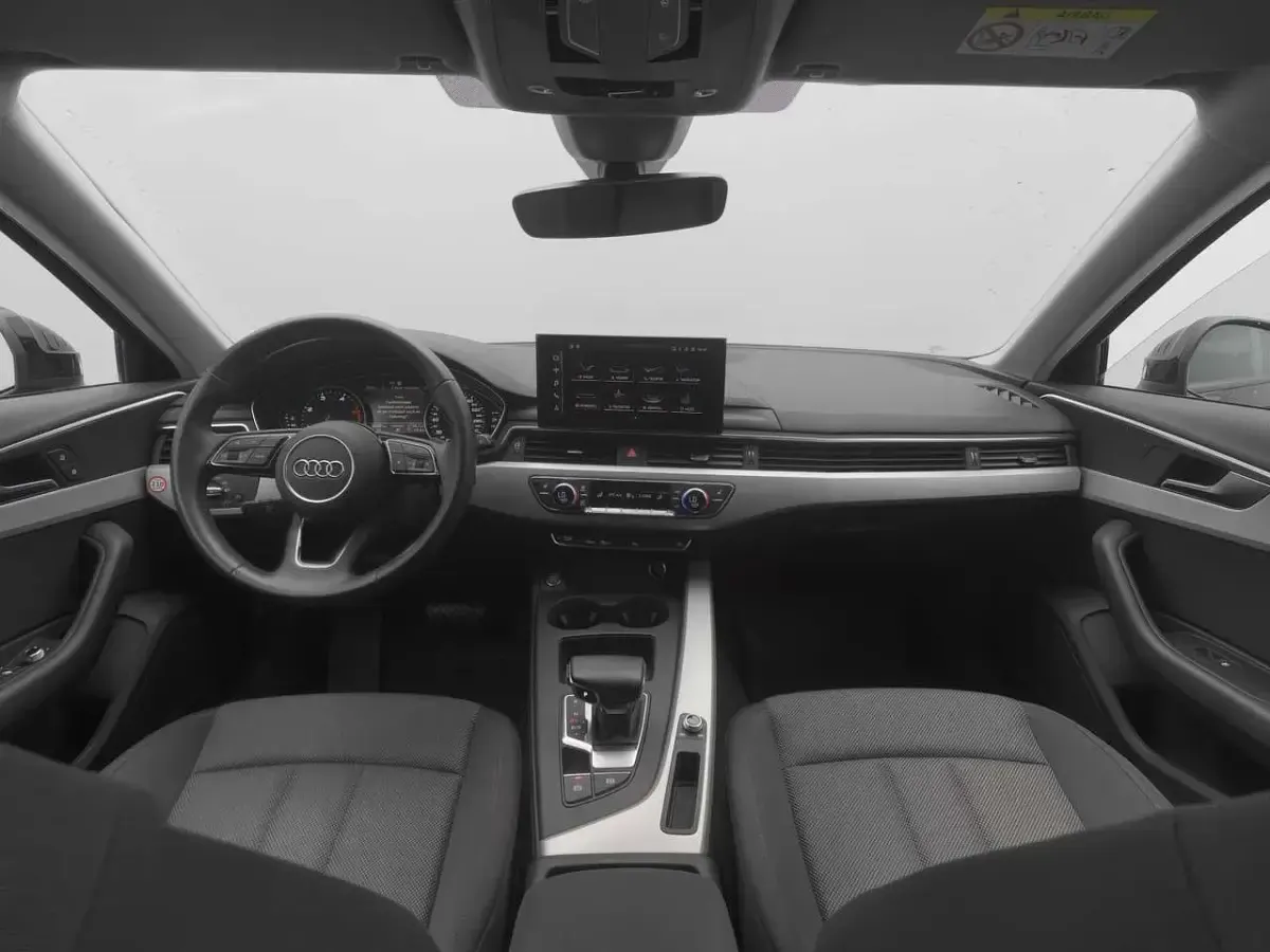 Gebraucht Audi A4 Advanced Plus 204 PS (150 kW) 2023 Brillantschwarz Kombi