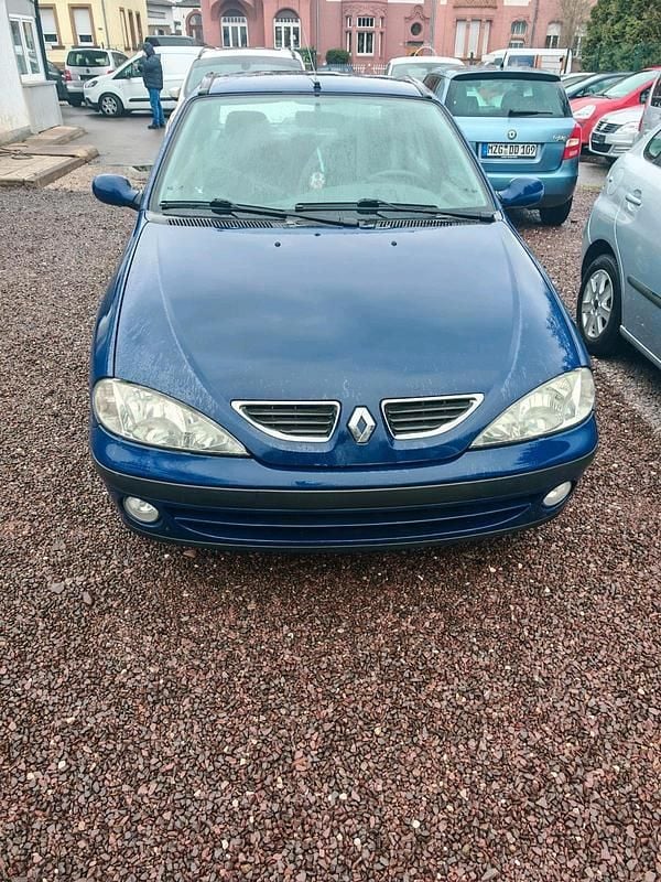 Gebraucht Renault Mégane 95 PS (69 kW) 2000 Blau Limousine