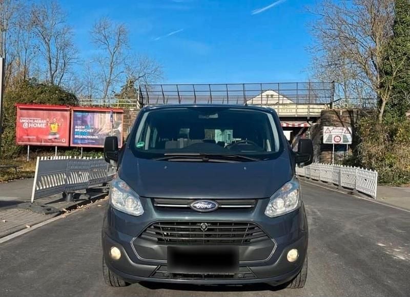 Gebraucht Ford Tourneo 125 PS (91 kW) 2013 Andere farben Van / Kleinbus