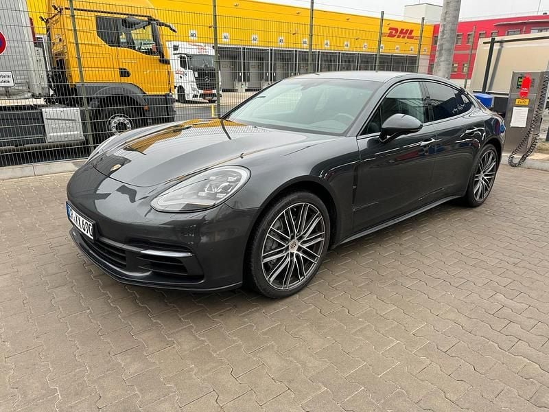 Grau Gebraucht 2017 Porsche Panamera 4S Limousine | 44.900 € (Superpreis) - Bild 1/4