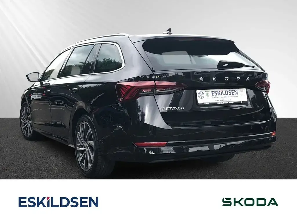 Gebraucht Skoda Octavia Style 150 PS (110 kW) 2022 Blackmagic perleffekt Kombi